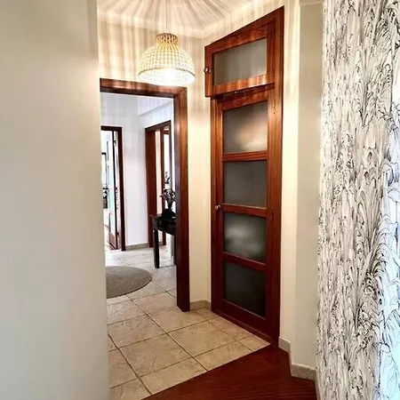 - & Surf - Peniche 아토우기아다발레이아